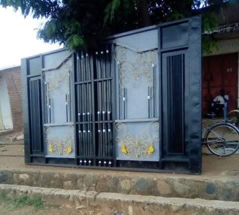 Gate